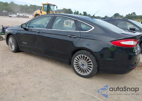 2014 Ford Fusion Hybrid Titanium из США, поврежденный, VIN 3FA6P0RU7ER311353